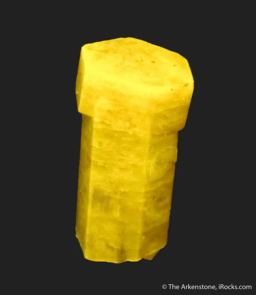 Fluorapatite (fluorescent) with scepter cap image