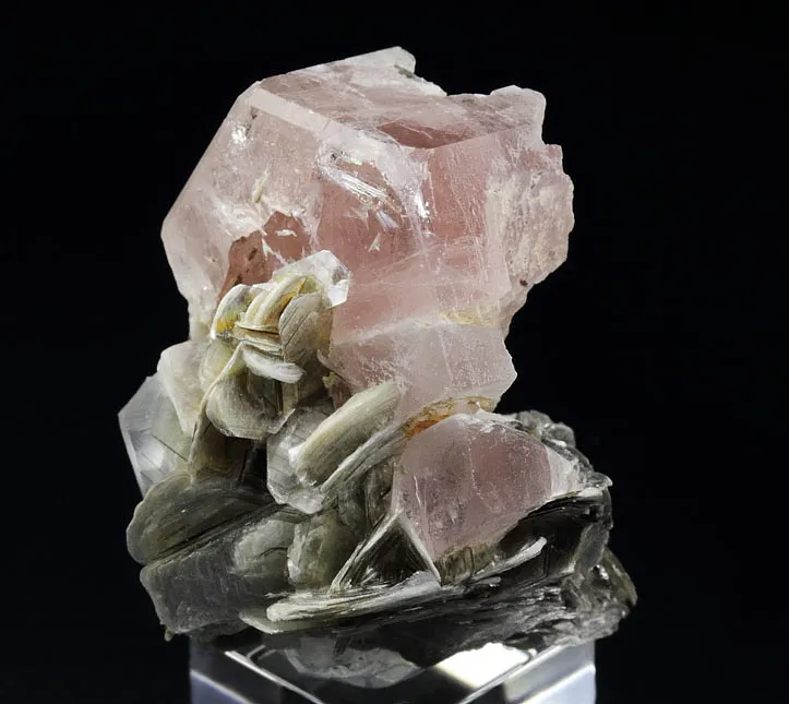 Fluorapatite from Pakistan, Gilgit-Baltistan, Skardu District, Shigar Valley - image 2