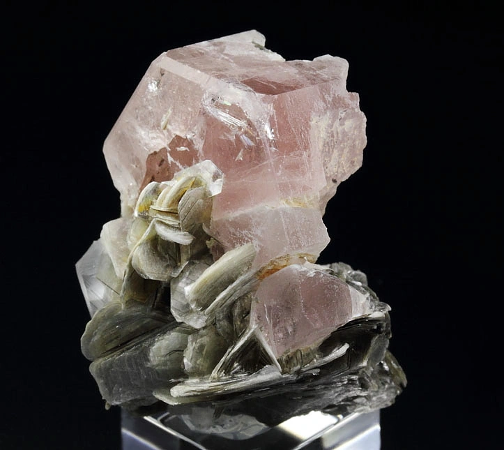 Fluorapatite from Shigar Valley, Skardu District, Gilgit-Baltistan, Pakistan - image 2