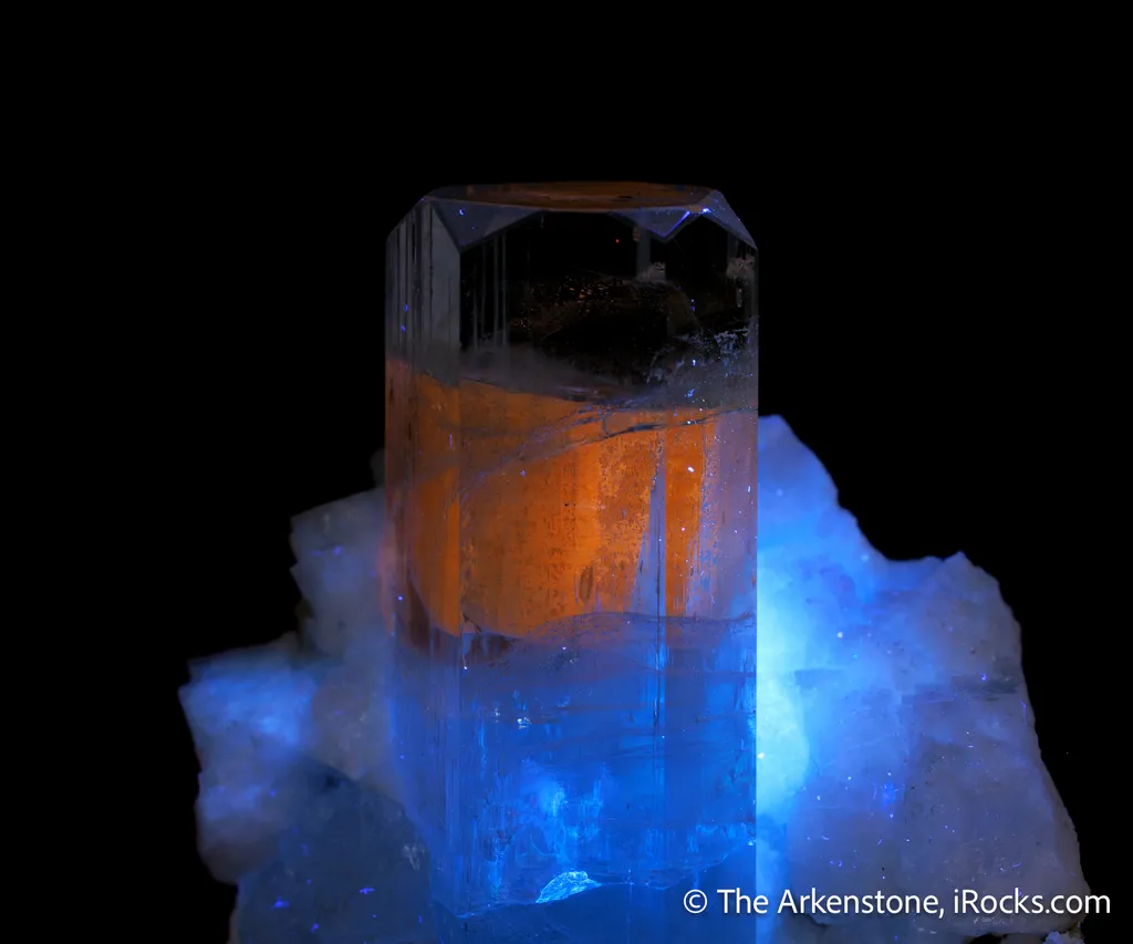 Fluorapatite inclusion in Beryl var. Aquamarine image