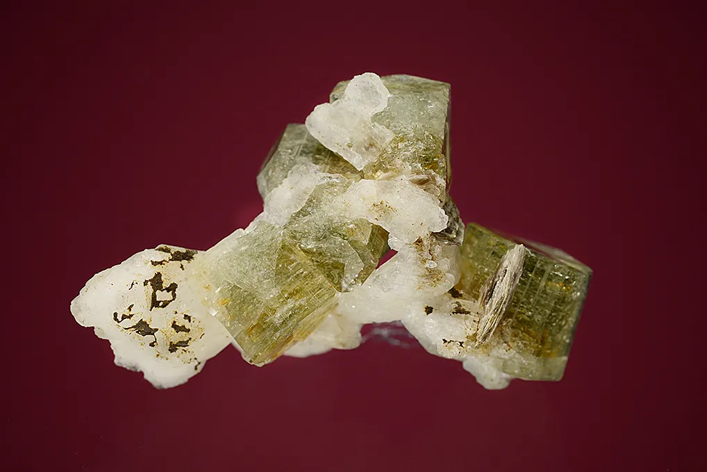 Fluorapatite on Albite - image 2