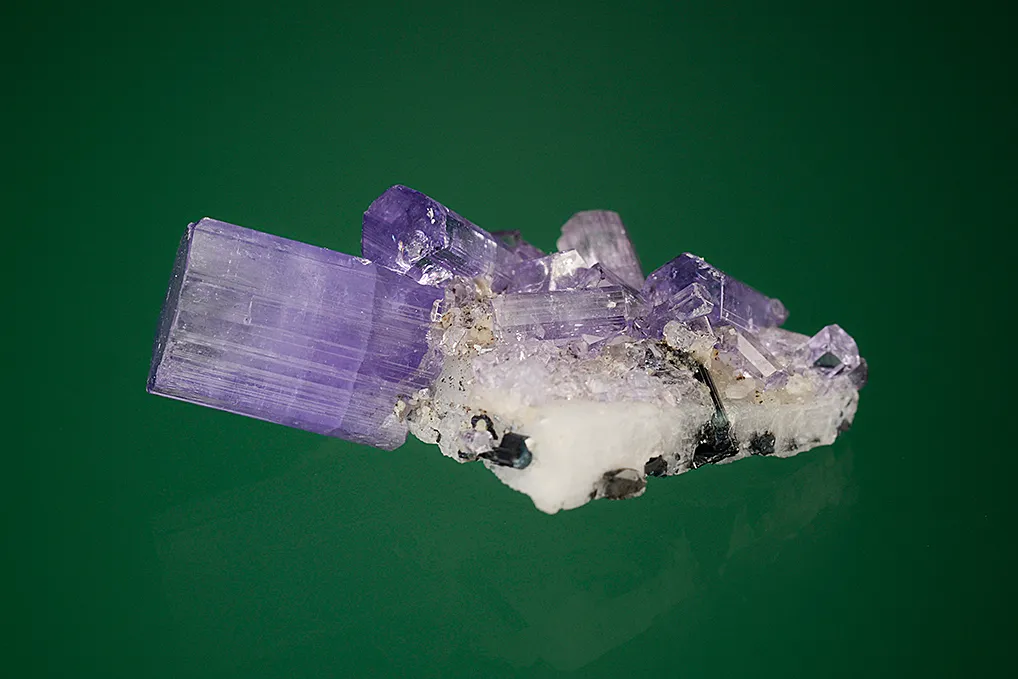 Fluorapatite on Albite - image 4