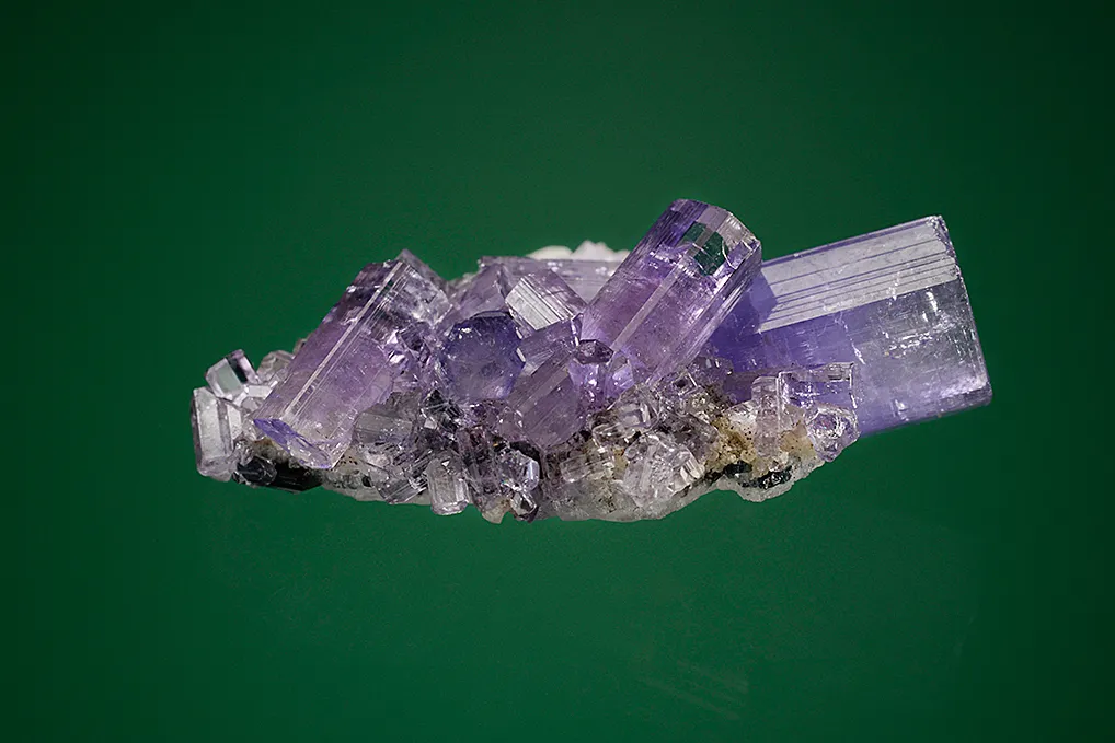 Fluorapatite on Albite - image 3
