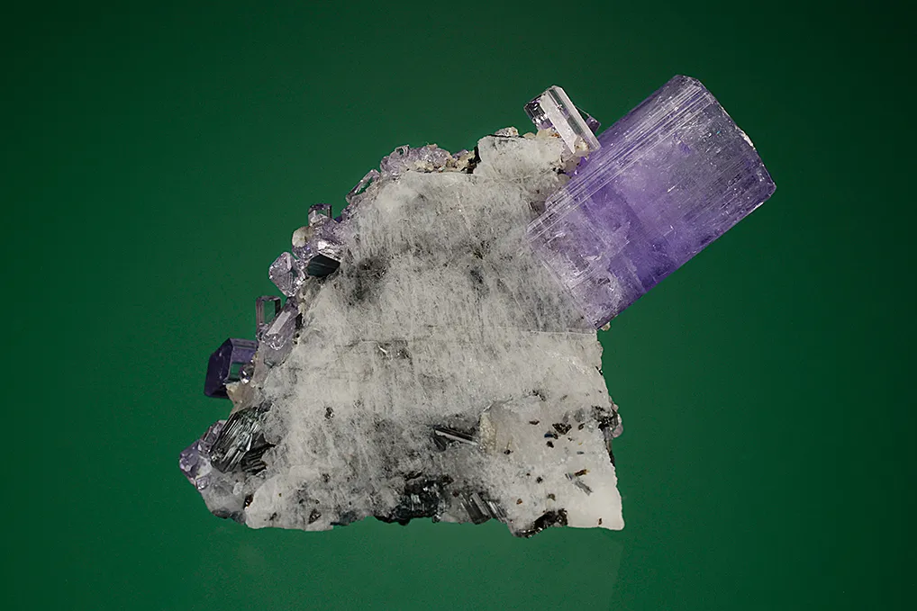 Fluorapatite on Albite - image 2