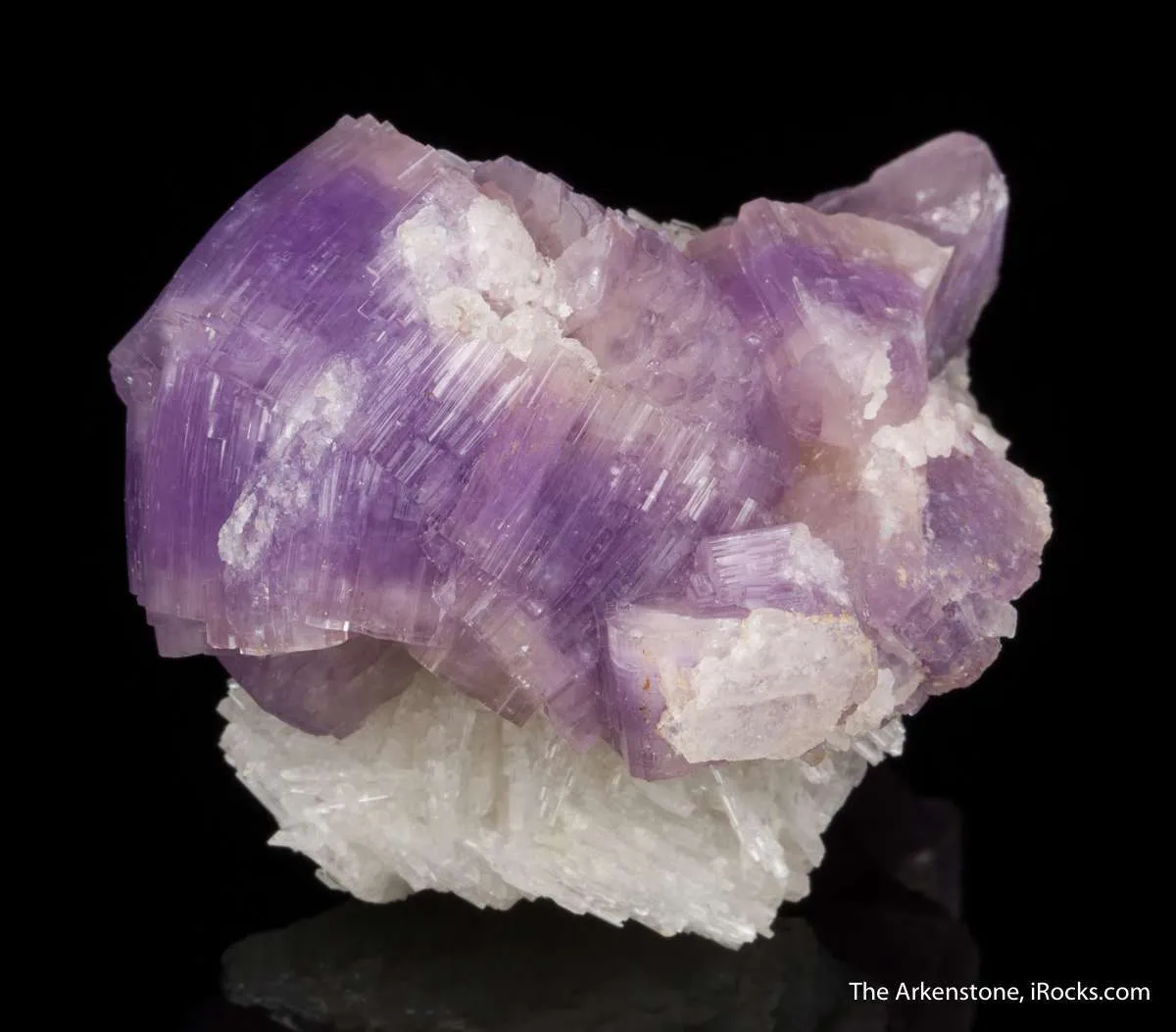 Fluorapatite on Cleavelandite - image 3