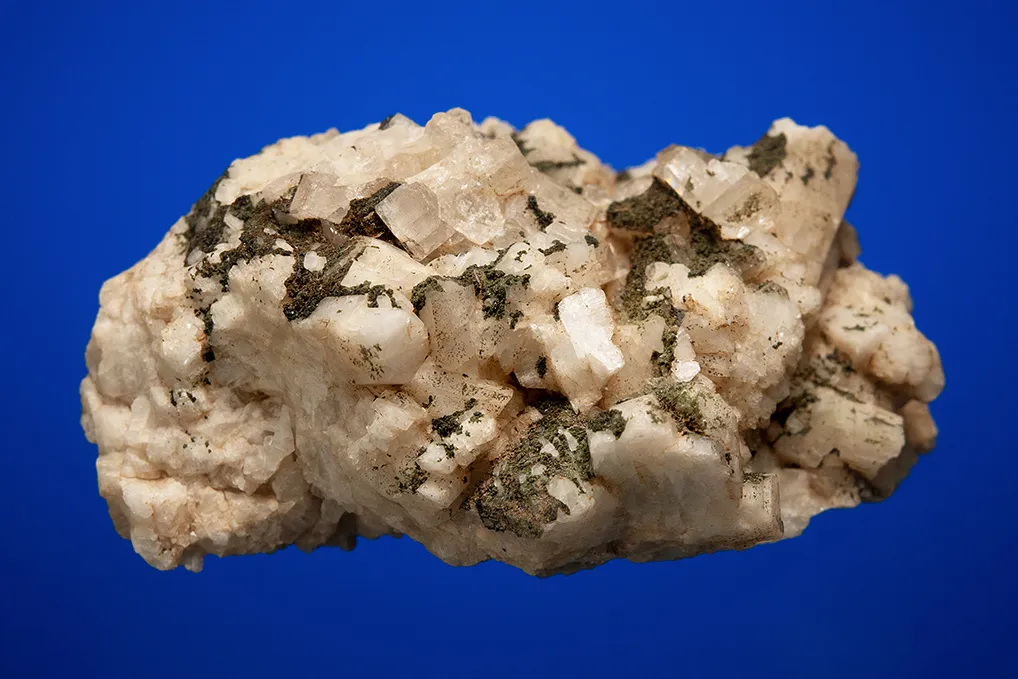 Fluorapatite on Microcline - image 5