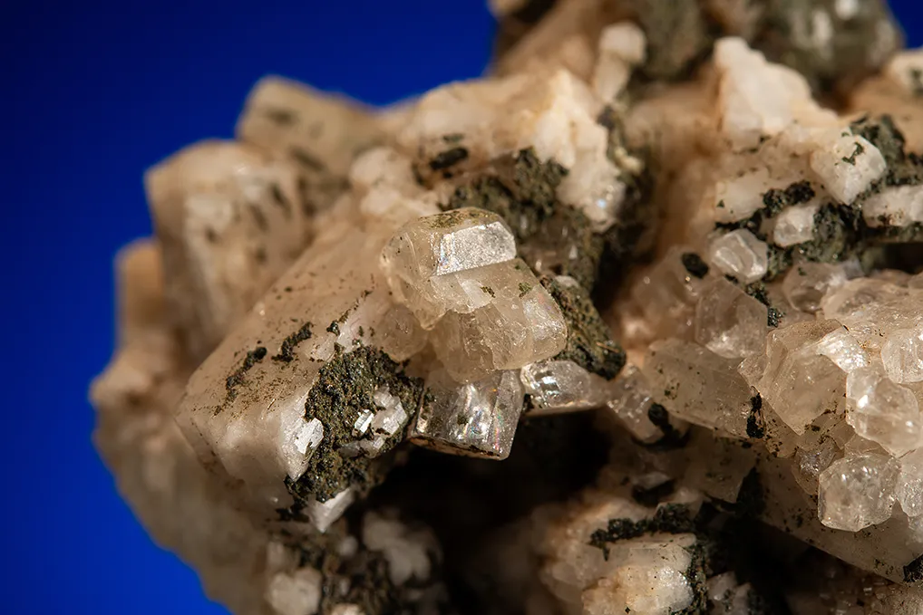 Fluorapatite on Microcline - image 2