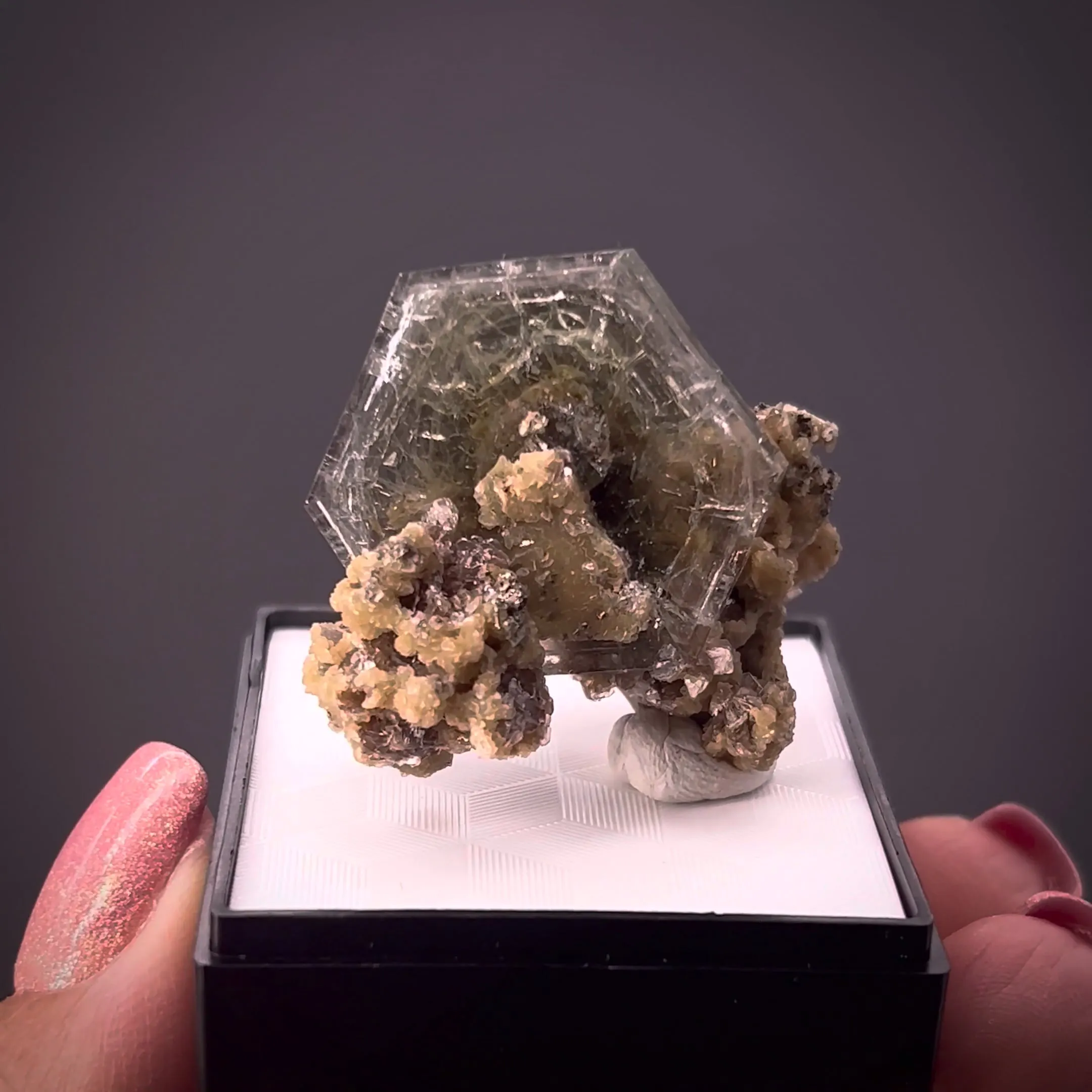 Fluorapatite on Muscovite - image 2