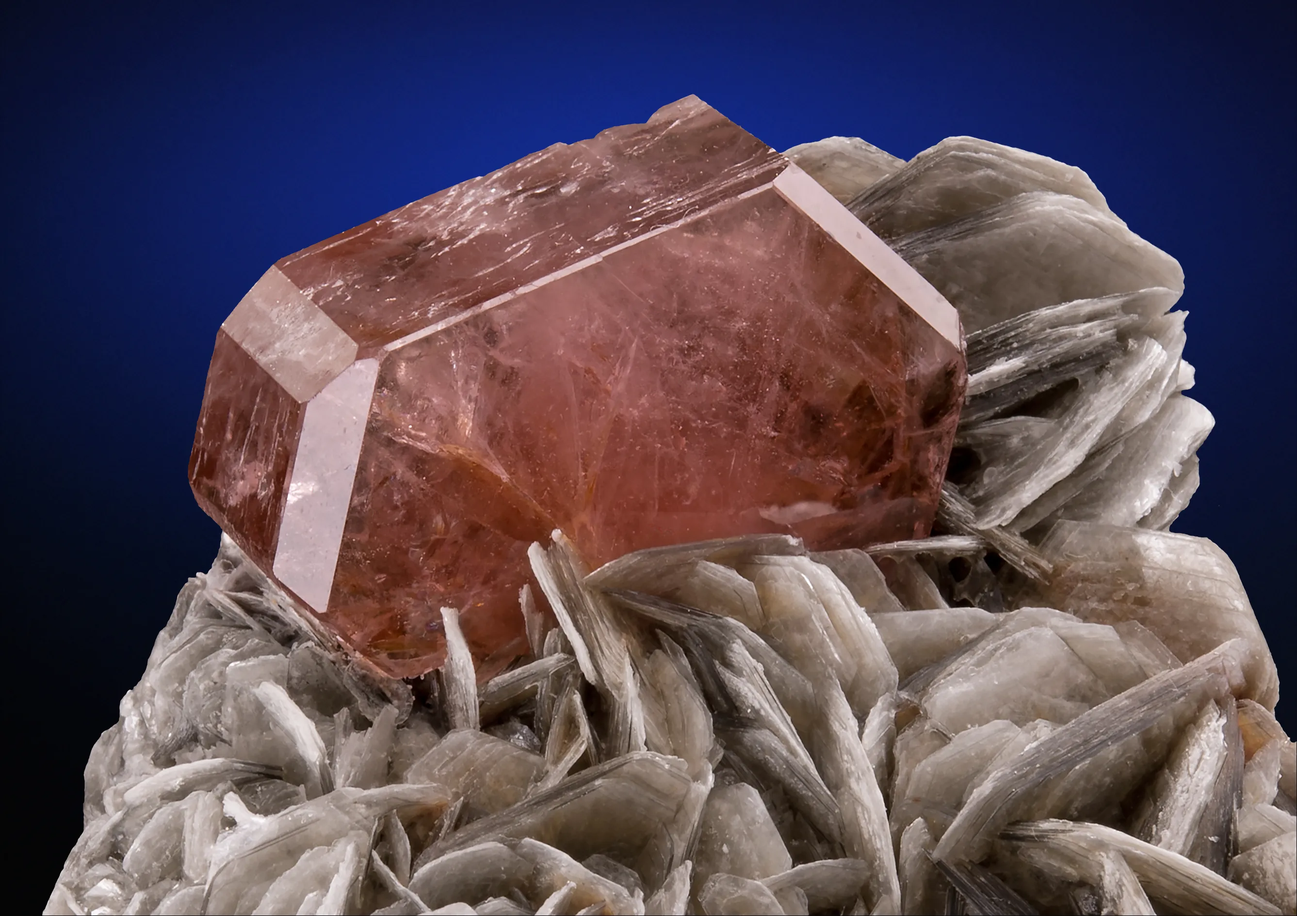 Fluorapatite on Muscovite - image 3