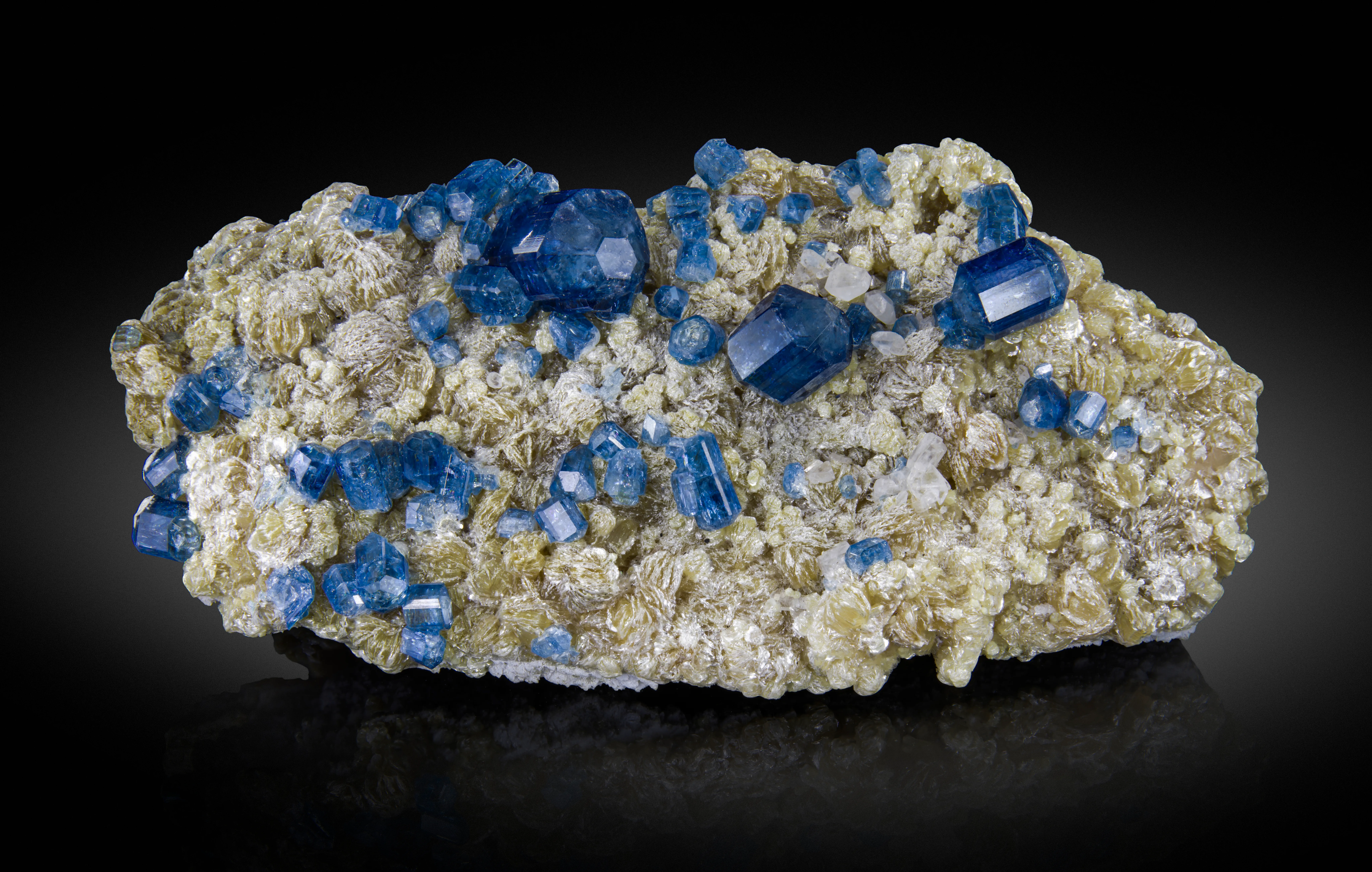 Fluorapatite on Muscovite - image 1