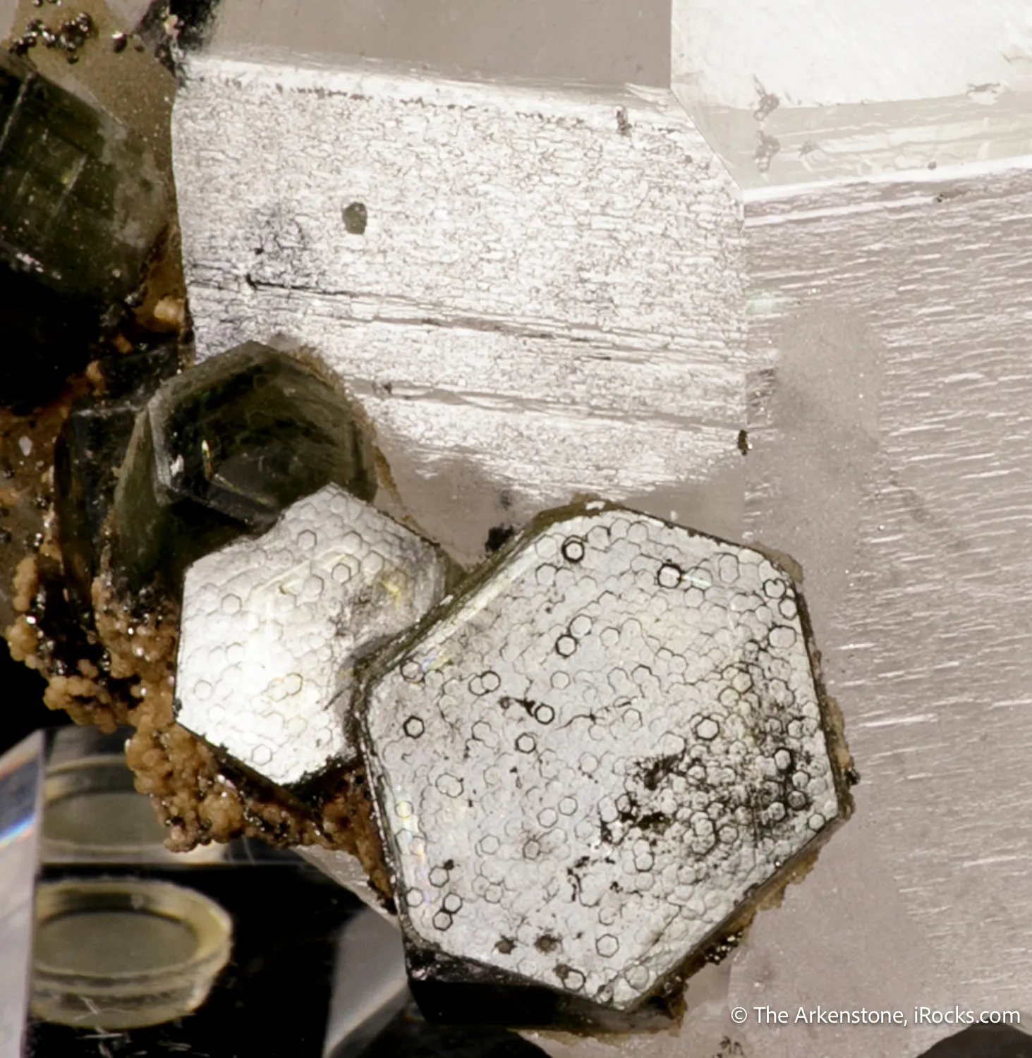 Fluorapatite on Quartz - image 6