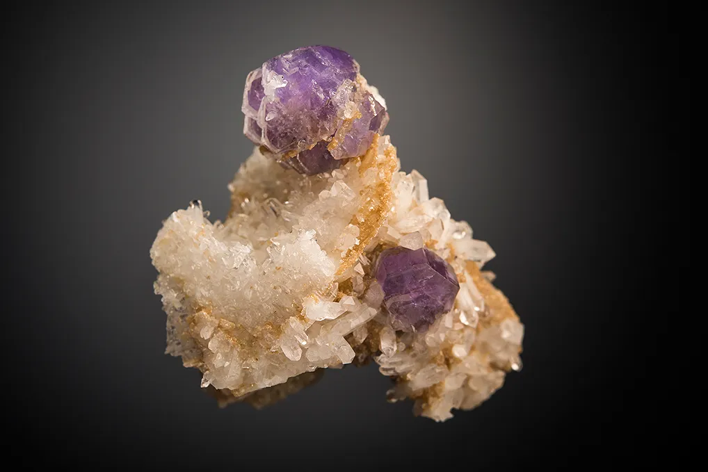 Fluorapatite on Quartz image