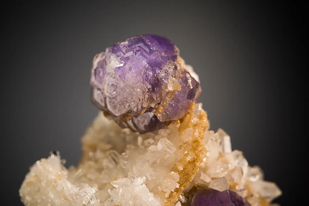 Fluorapatite on Quartz - image 2