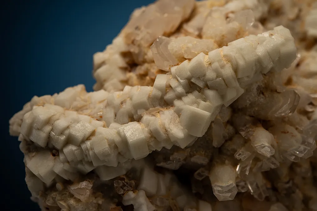 Fluorapatite on Quartz - image 2