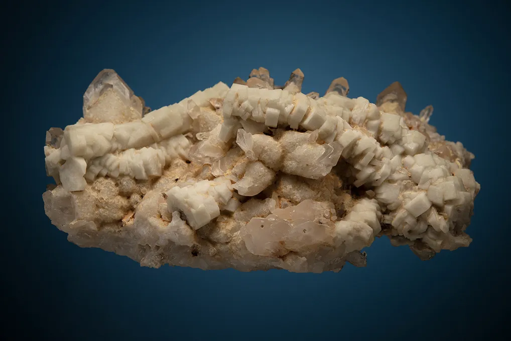 Fluorapatite on Quartz - image 4