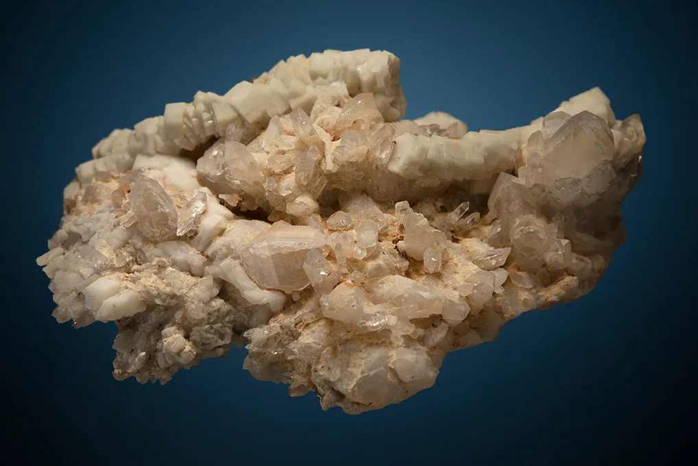 Fluorapatite on Quartz - image 5