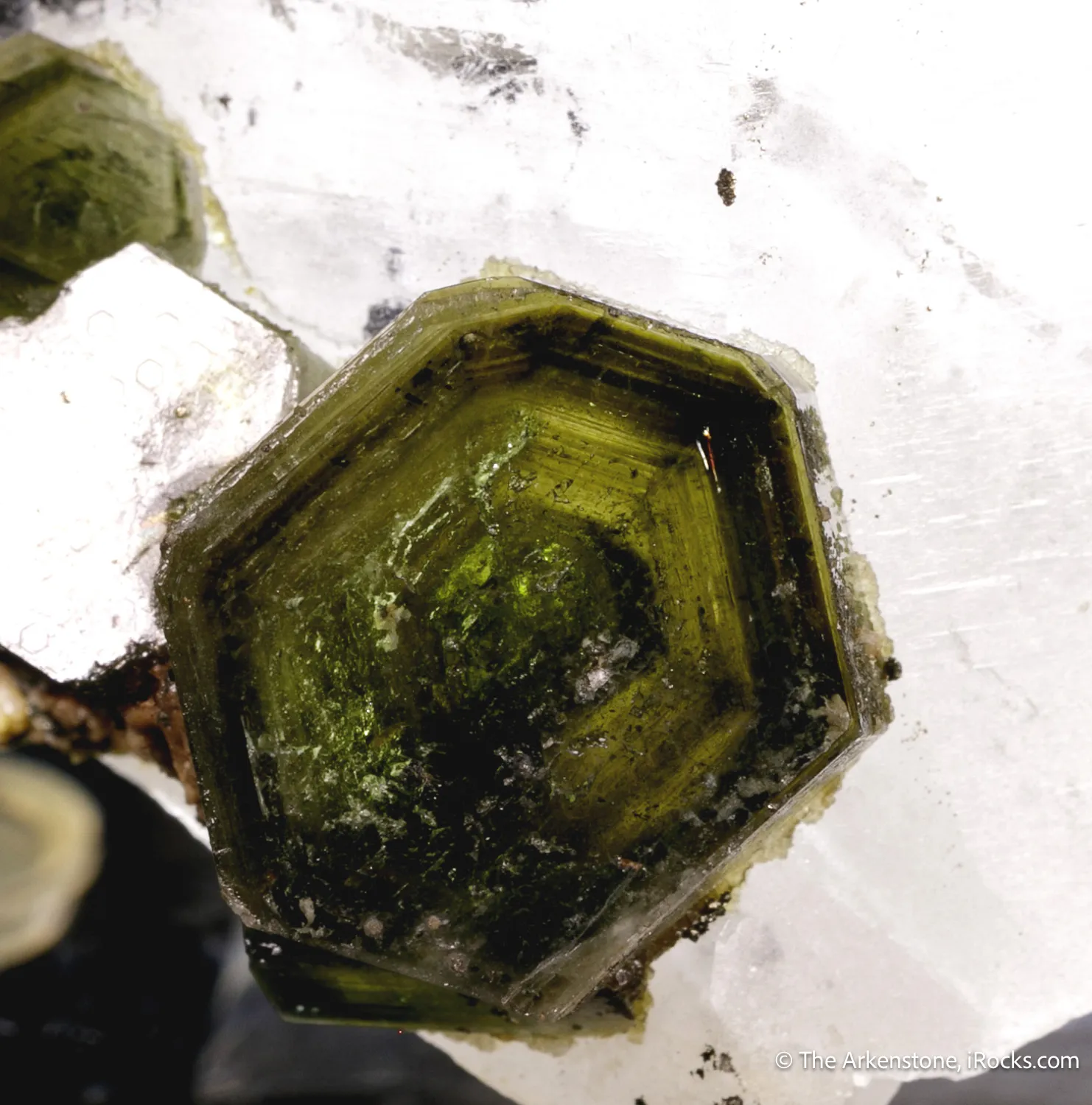 Fluorapatite on Quartz - image 3