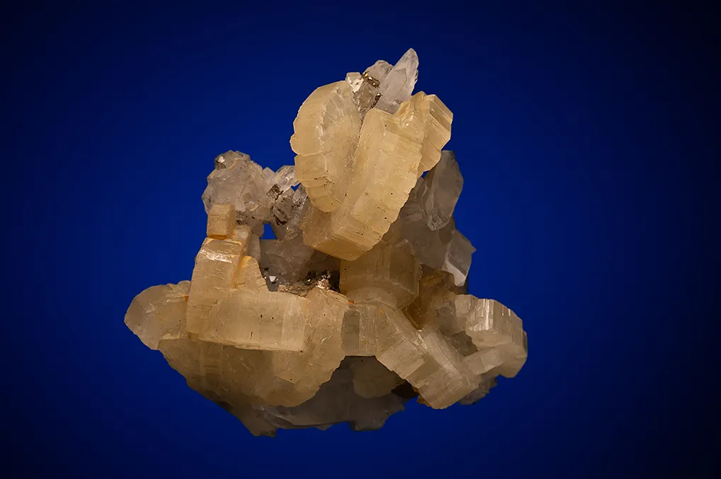 Fluorapatite on Quartz image