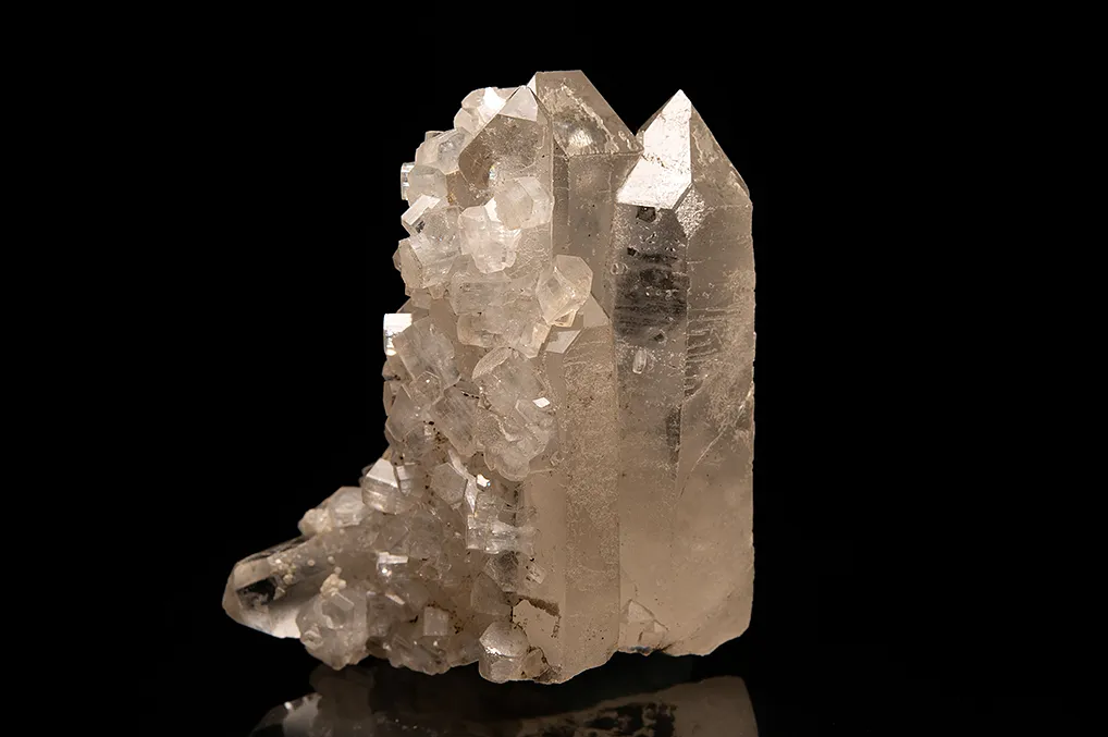 Fluorapatite on Quartz image