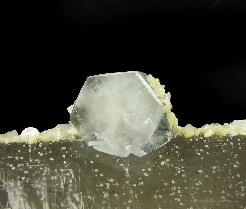 Fluorapatite on Smoky Quartz With Arsenopyrite, Calcite, Siderite - image 6