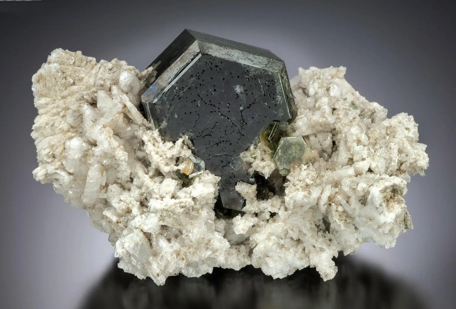 Fluorapatite, Quartz, Albite - image 1