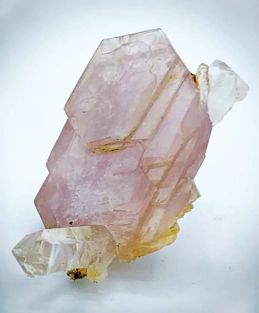 Fluorapatite, Quartz image