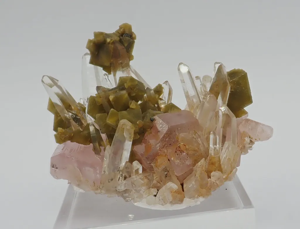 Fluorapatite, Siderite, Quartz - image 8