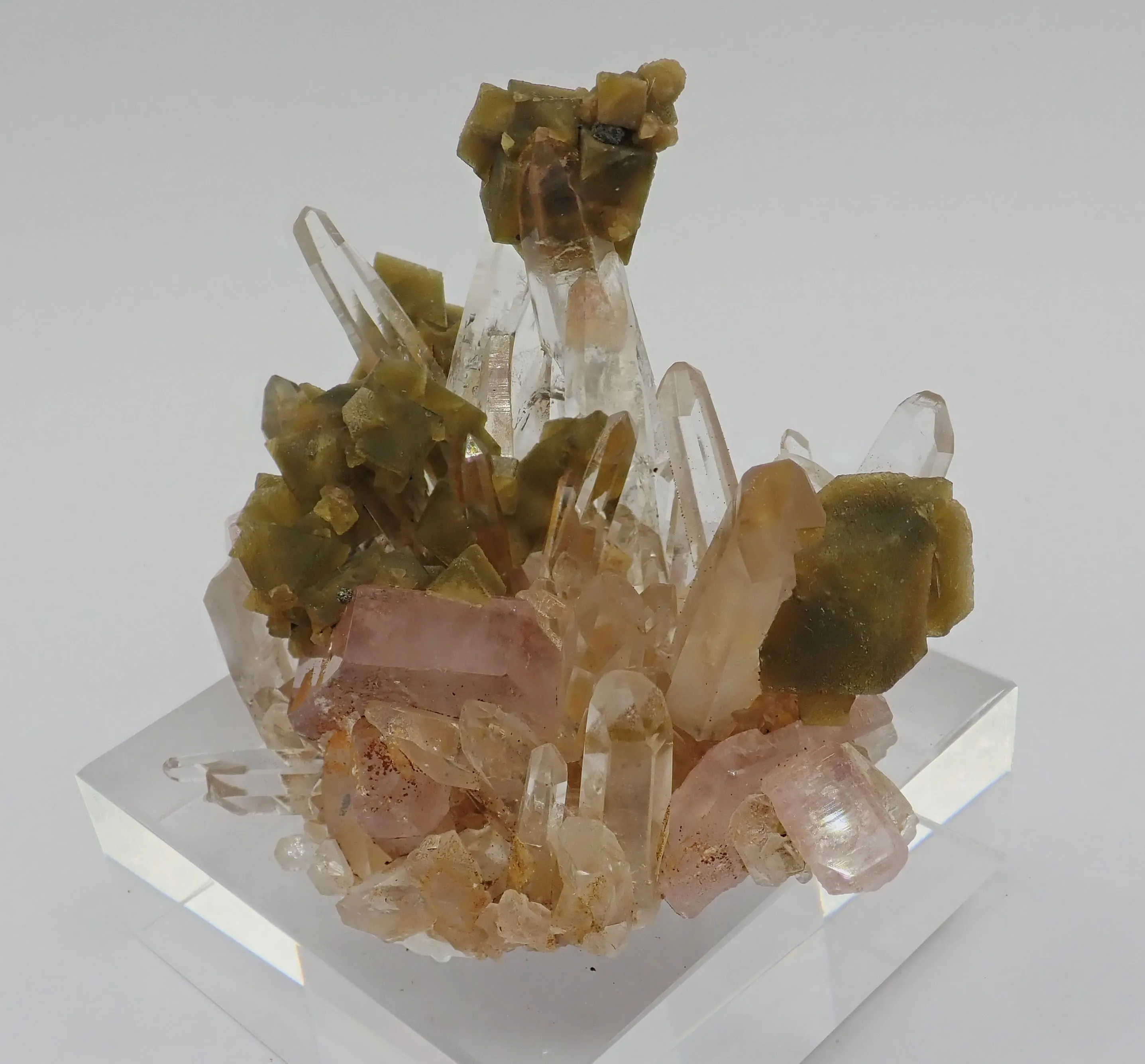 Fluorapatite, Siderite, Quartz - image 10