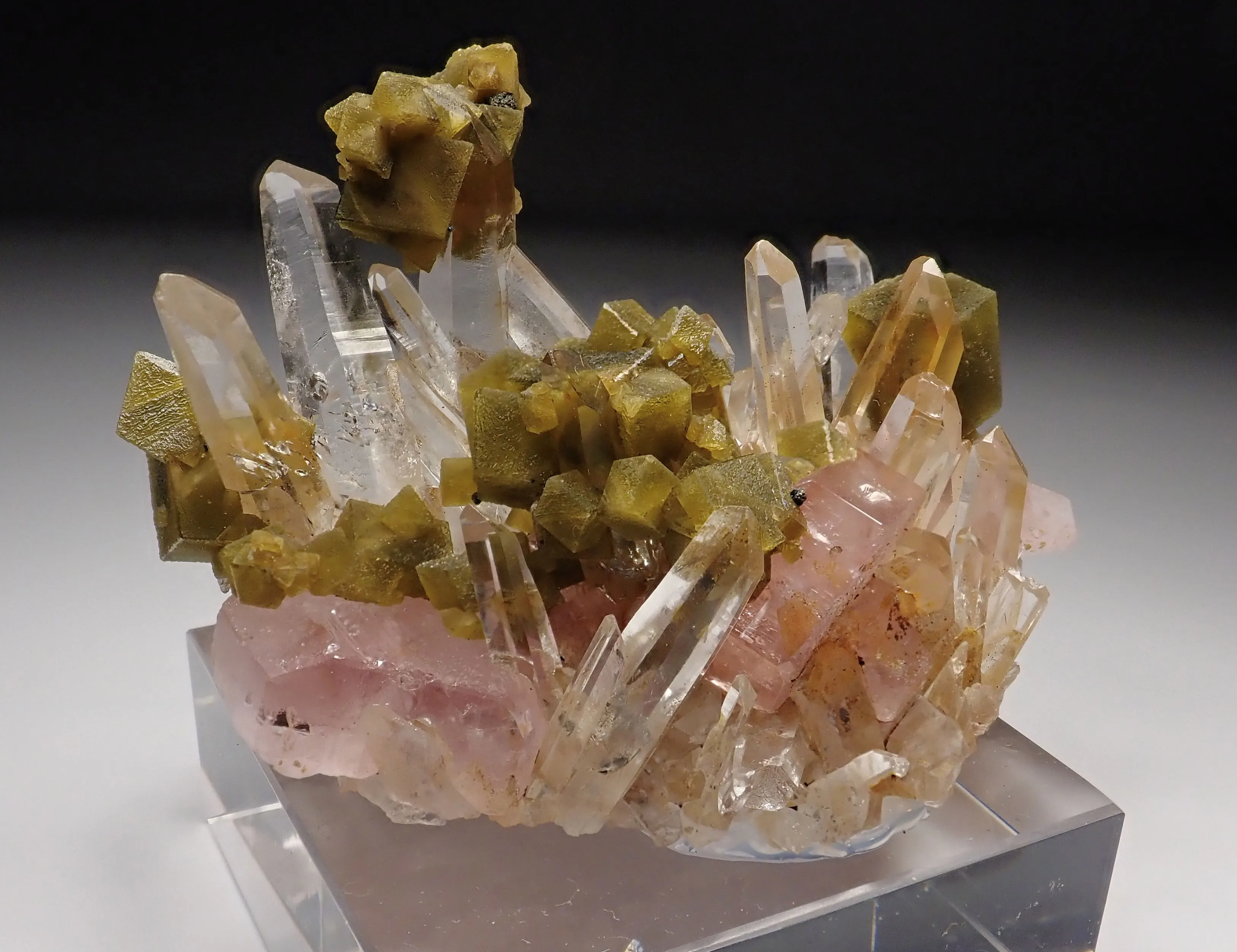 Fluorapatite, Siderite, Quartz - image 7
