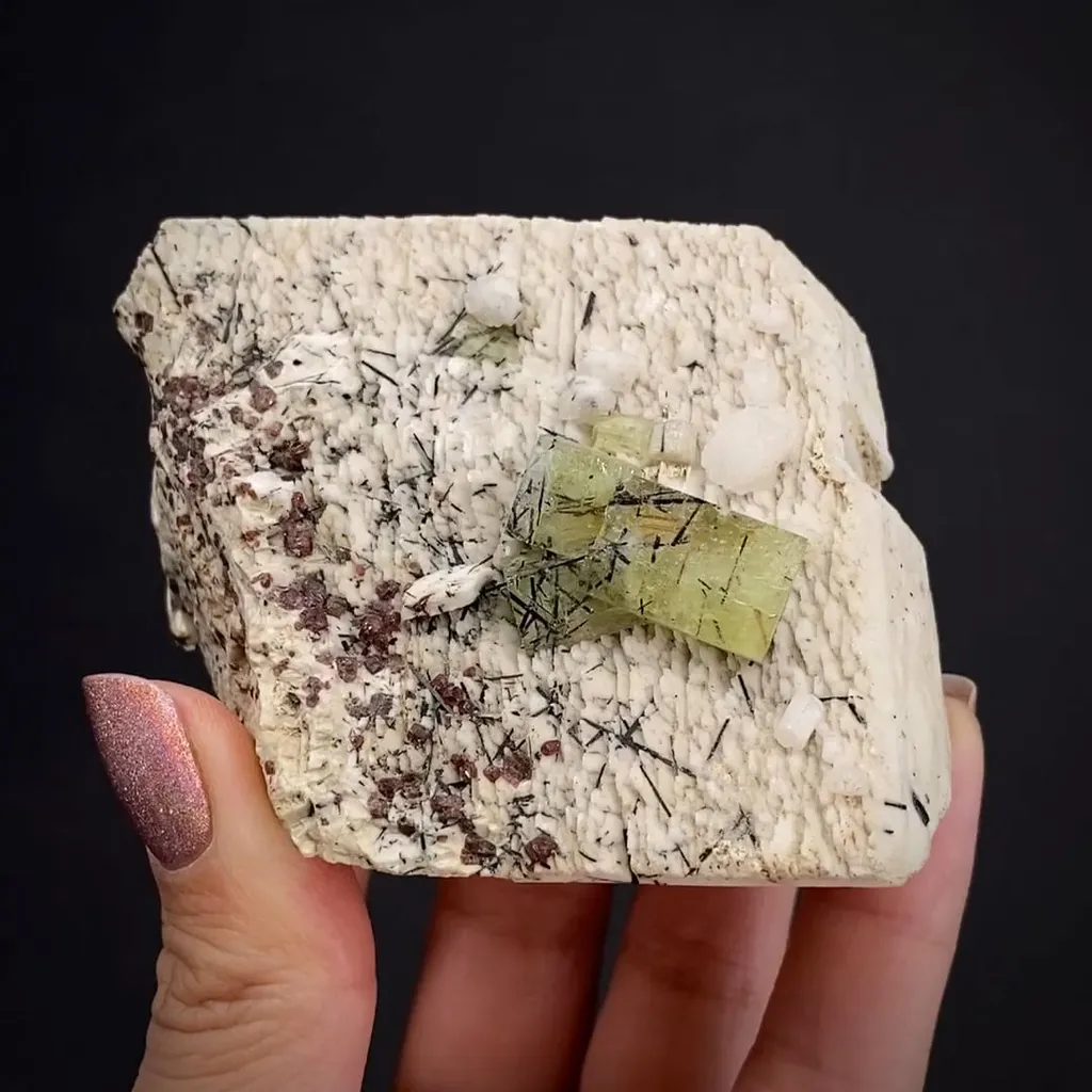 Fluorapatite with Aegirine and Kentbrooksite on Feldspar - image 2