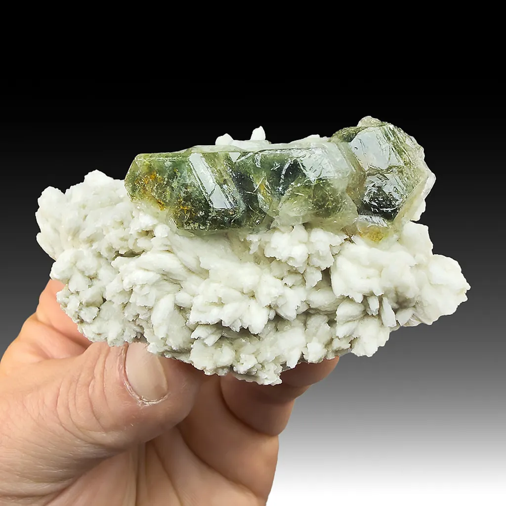 Fluorapatite with Albite