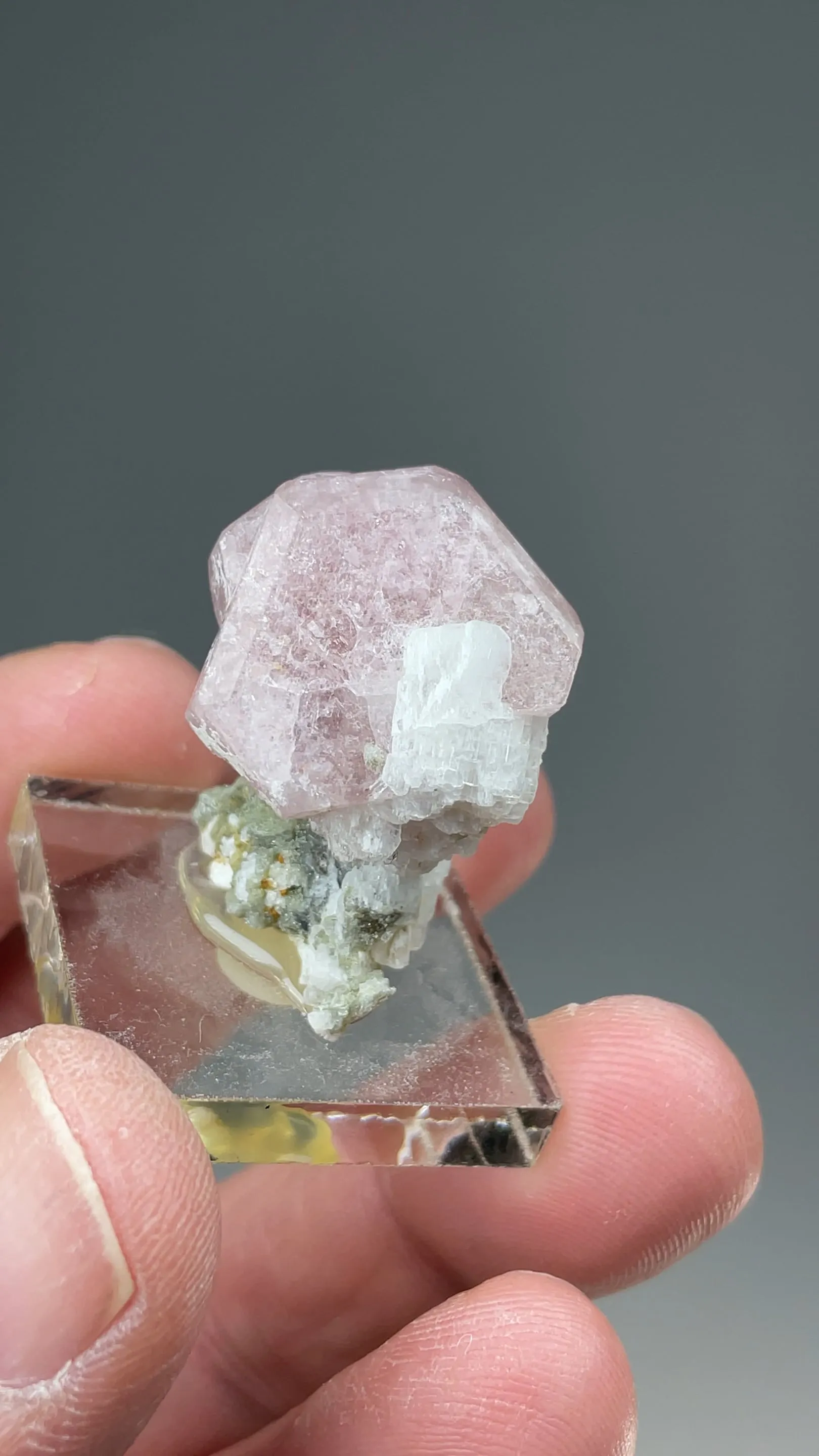 Fluorapatite with Albite - image 2