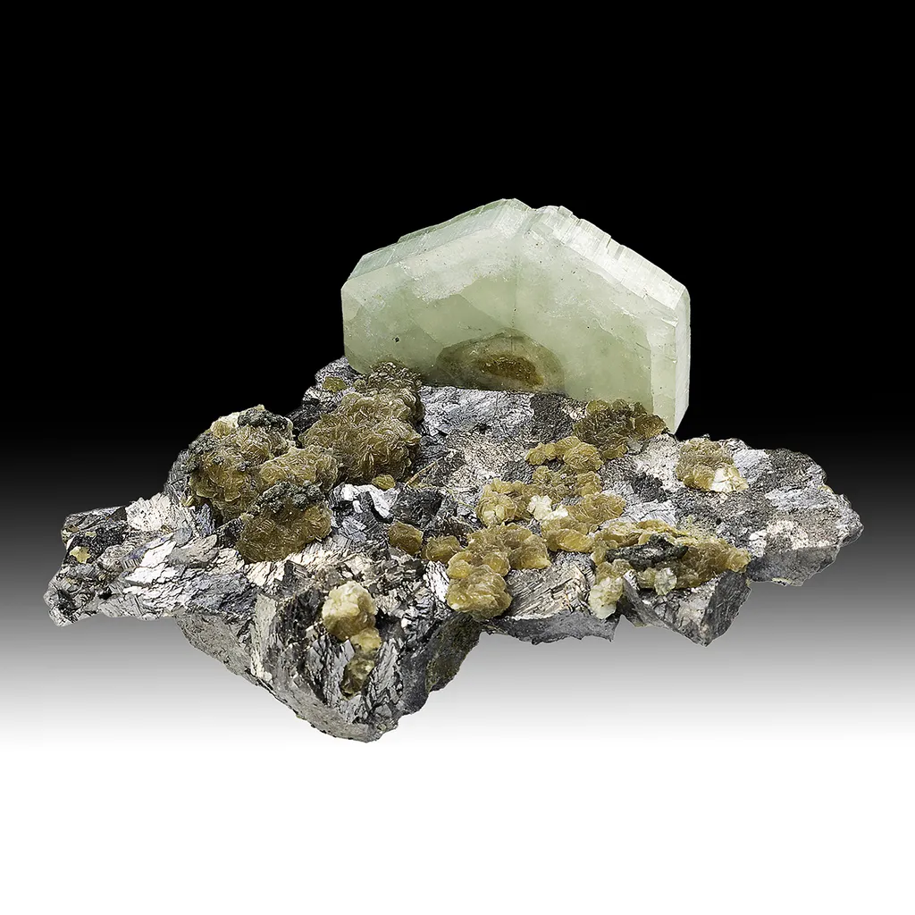 Fluorapatite with Arsenopyrite, Muscovite image