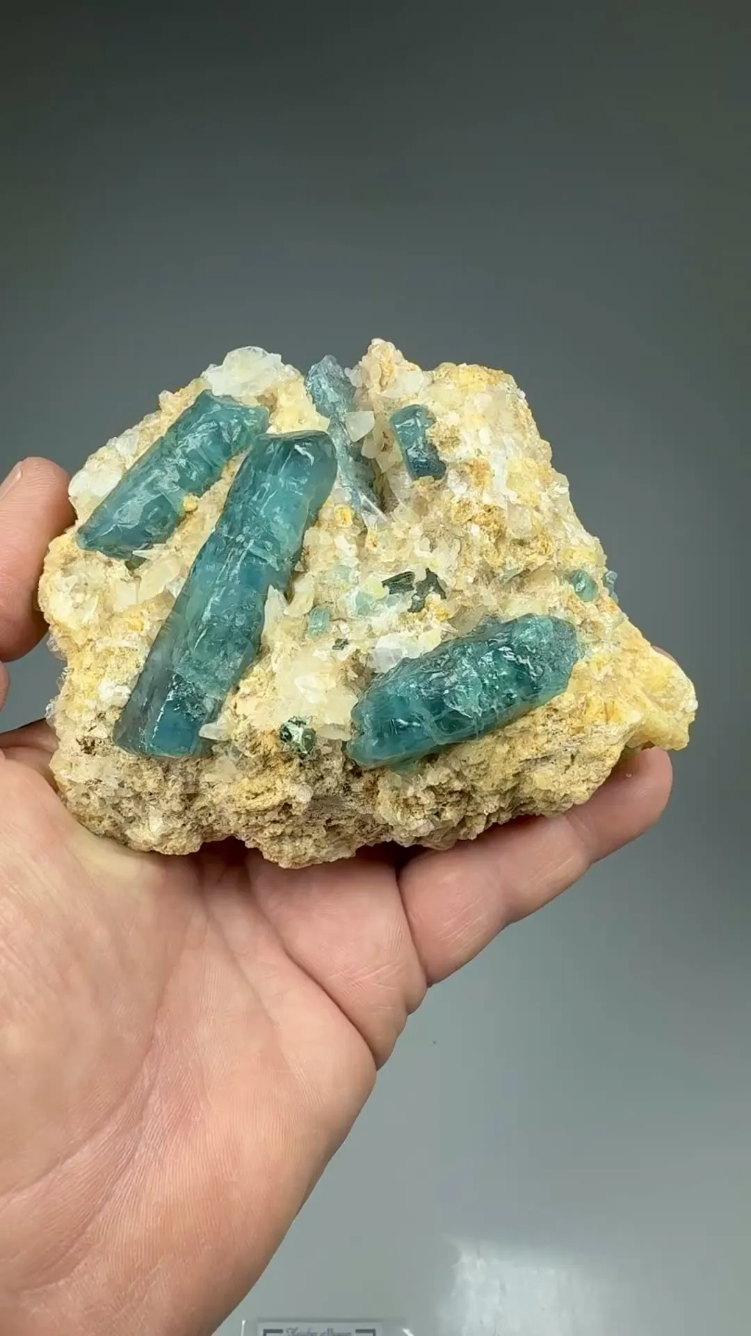 Fluorapatite with Calcite - image 2