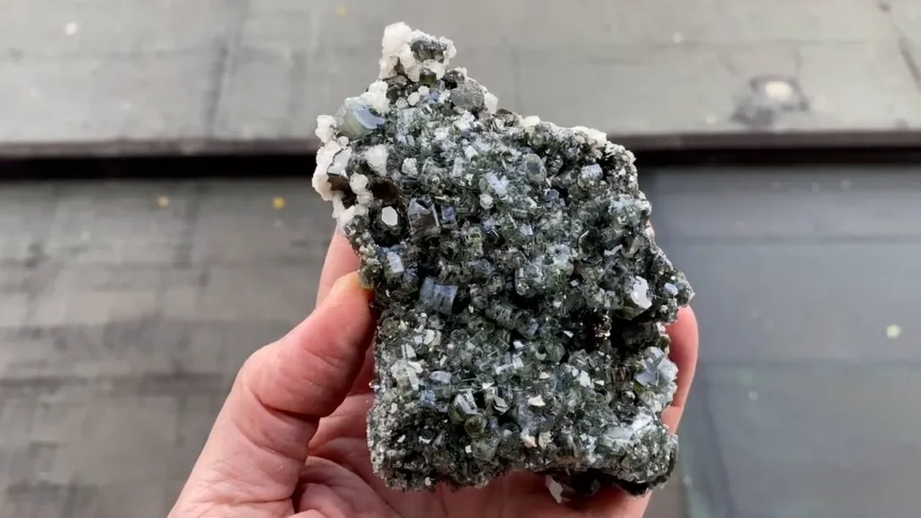 Fluorapatite with Calcite - image 5