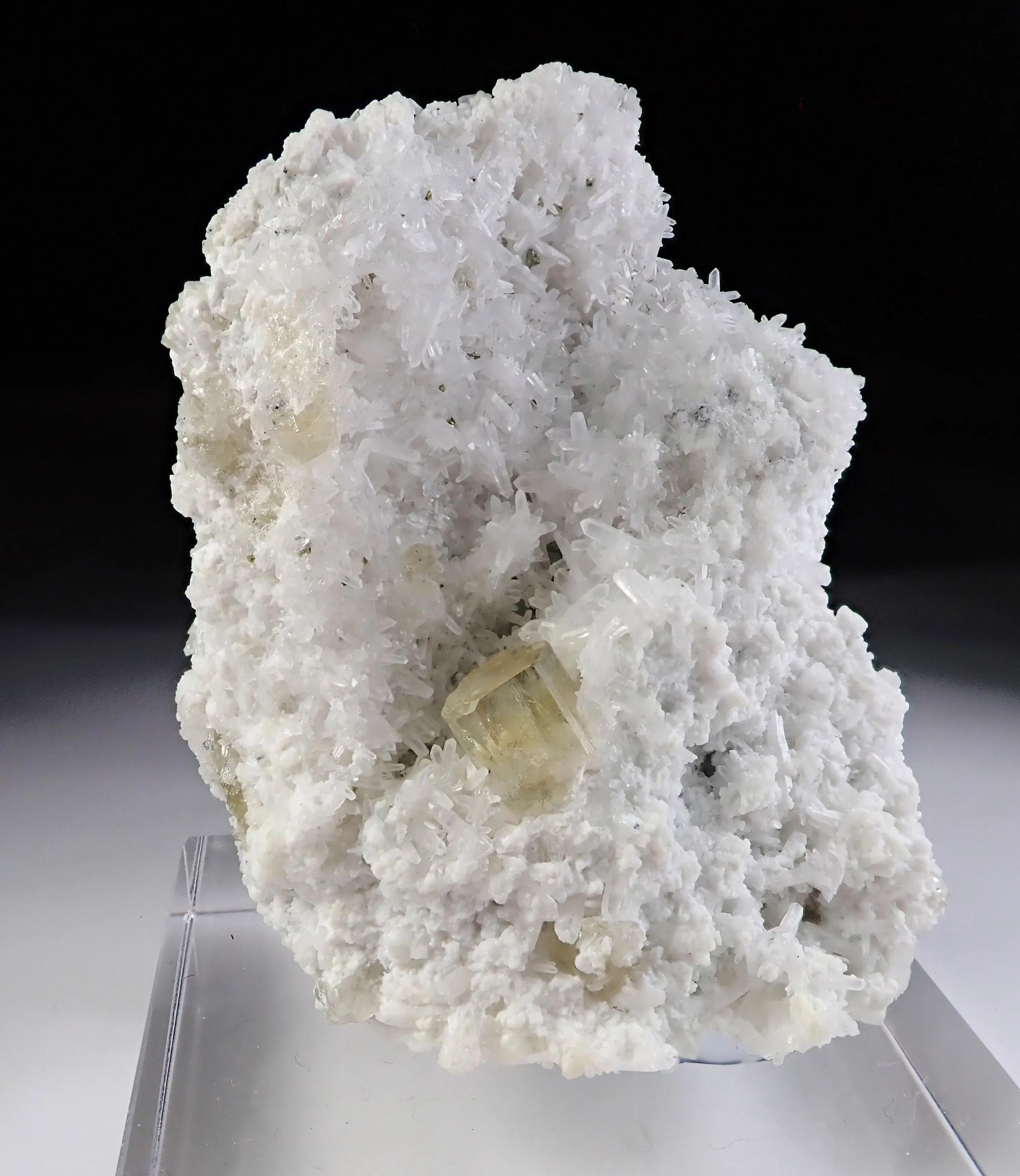 Fluorapatite with Calcite and Quartz - image 3