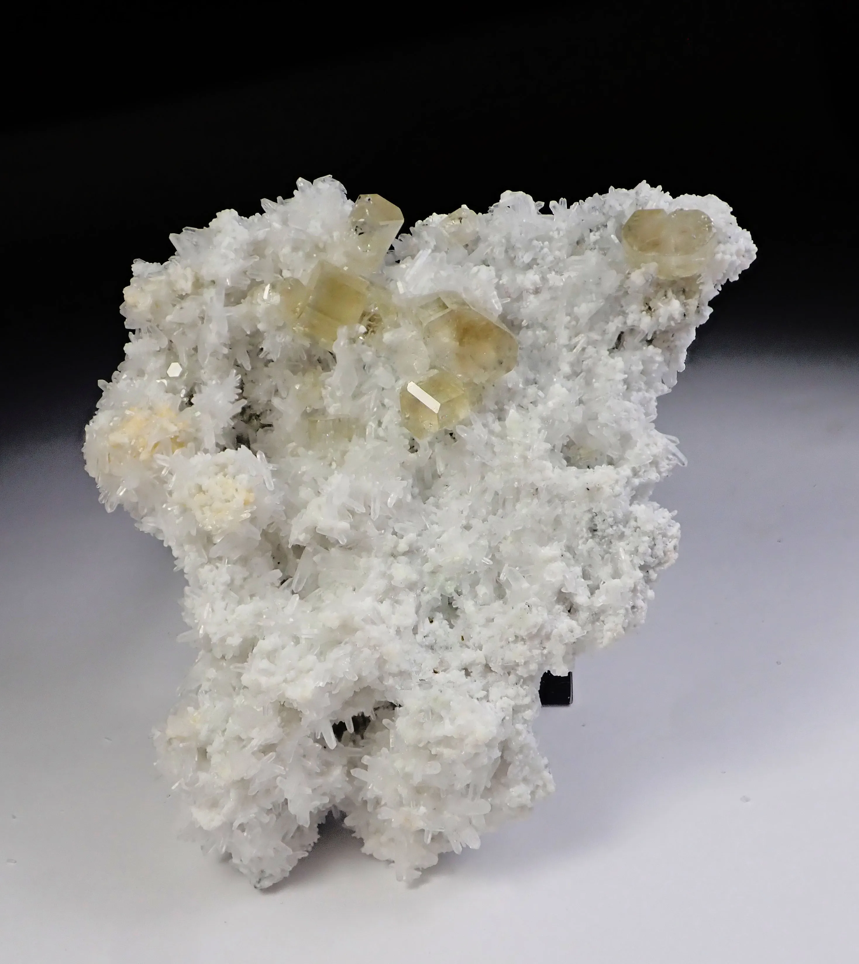 Fluorapatite with Calcite and Quartz - image 3