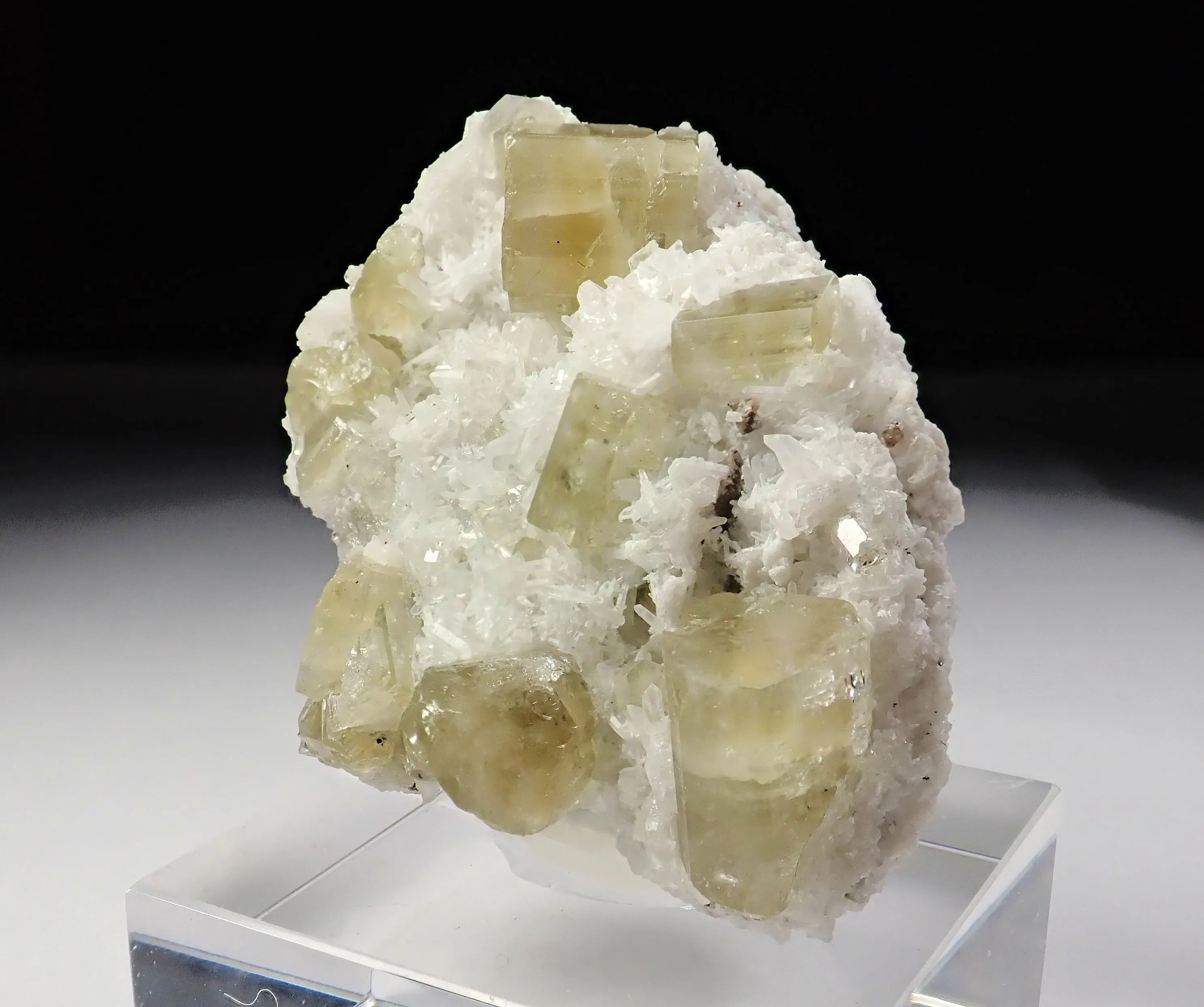 Fluorapatite with Calcite and Quartz - image 3