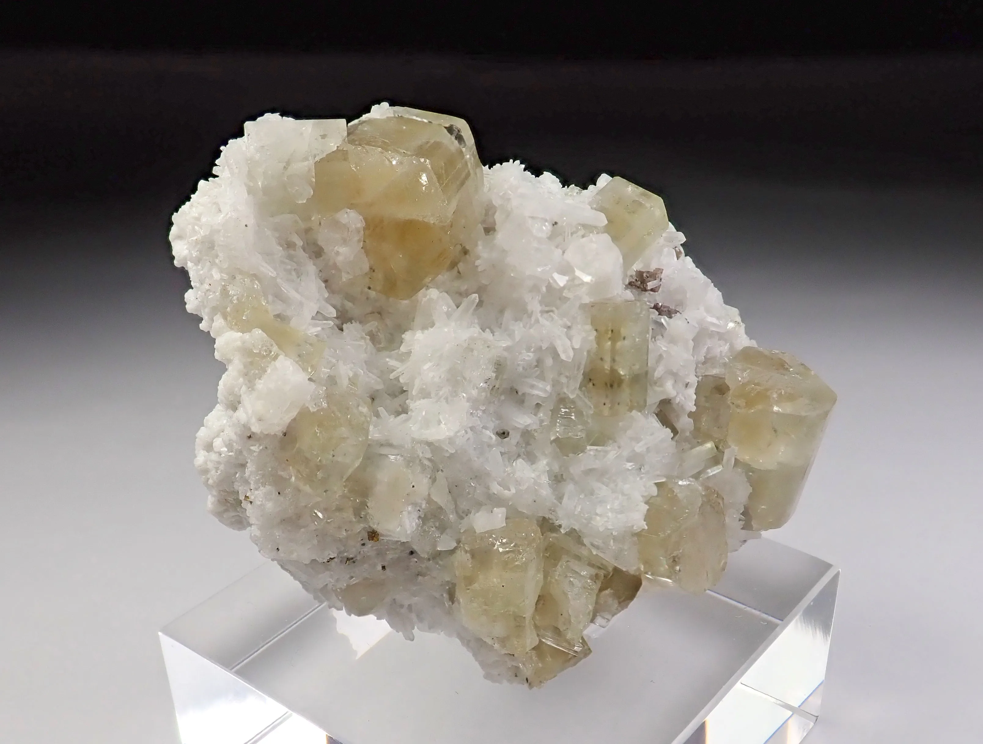 Fluorapatite with Calcite and Quartz - image 2