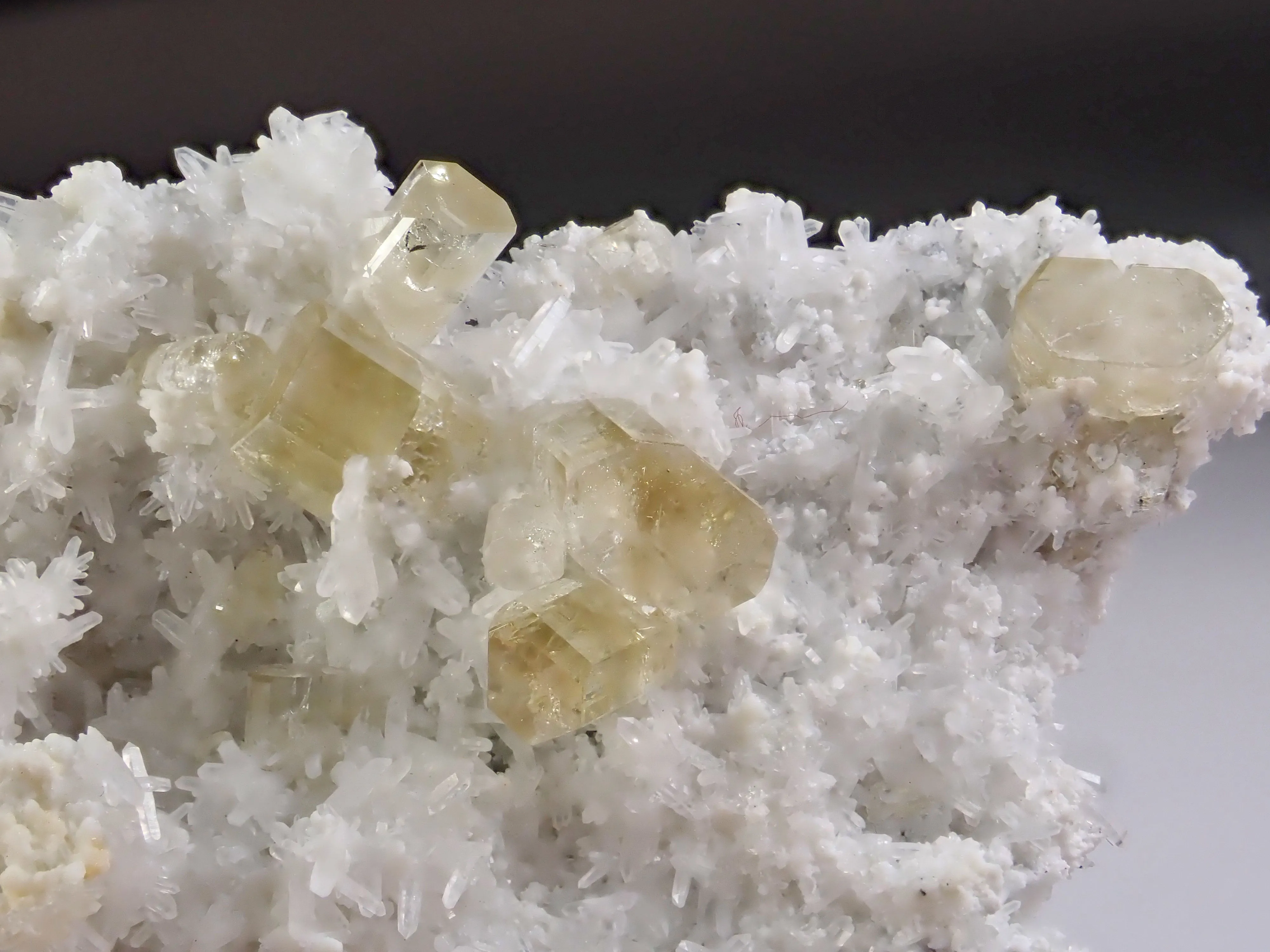 Fluorapatite with Calcite and Quartz - image 4