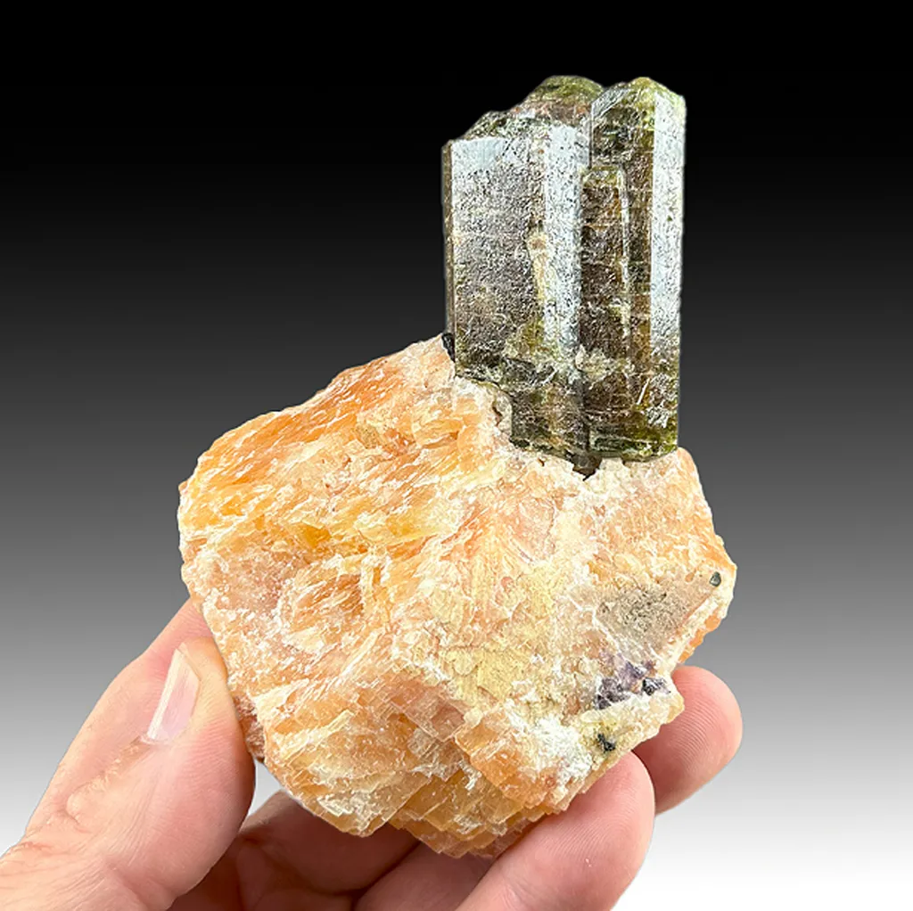 Fluorapatite with Calcite image