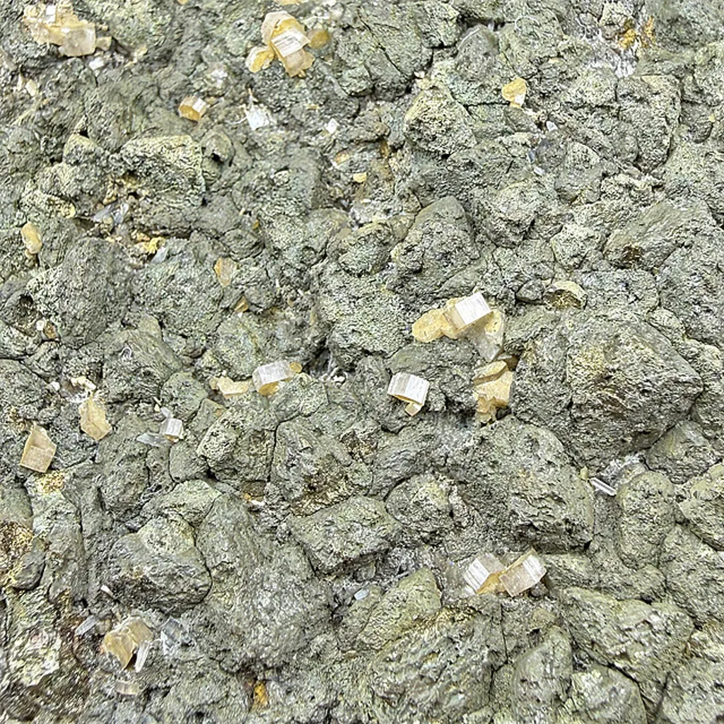 Fluorapatite with Chalcopyrite