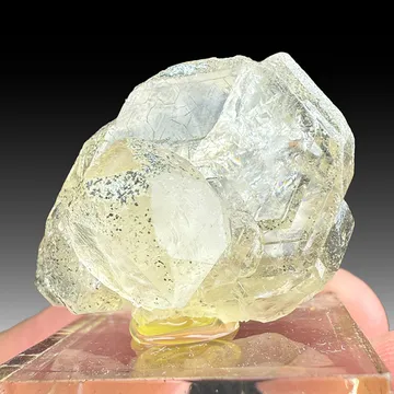Fluorapatite with Clinochlore (695)