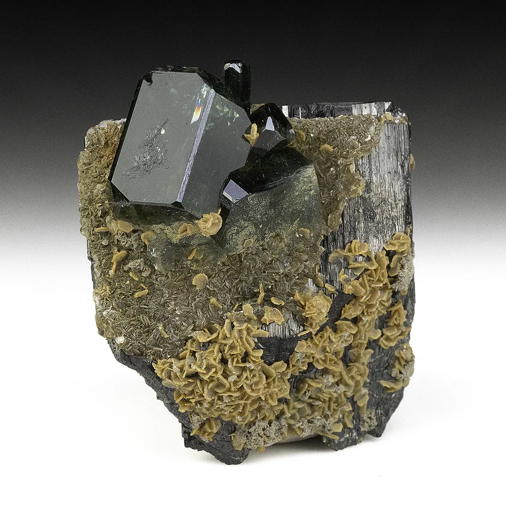 Fluorapatite with Ferberite, Siderite, Muscovite image