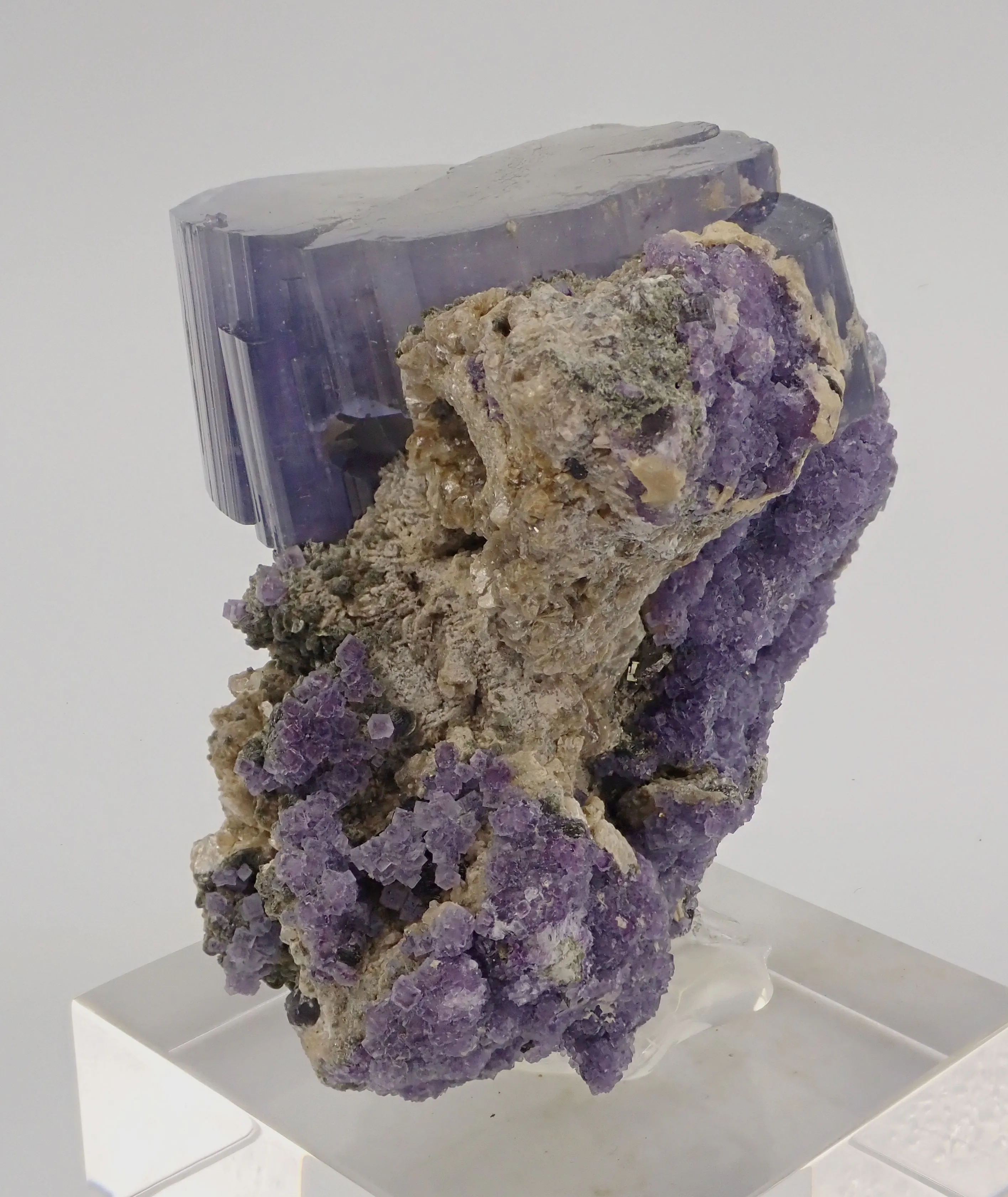 Fluorapatite with Fluorite - image 5