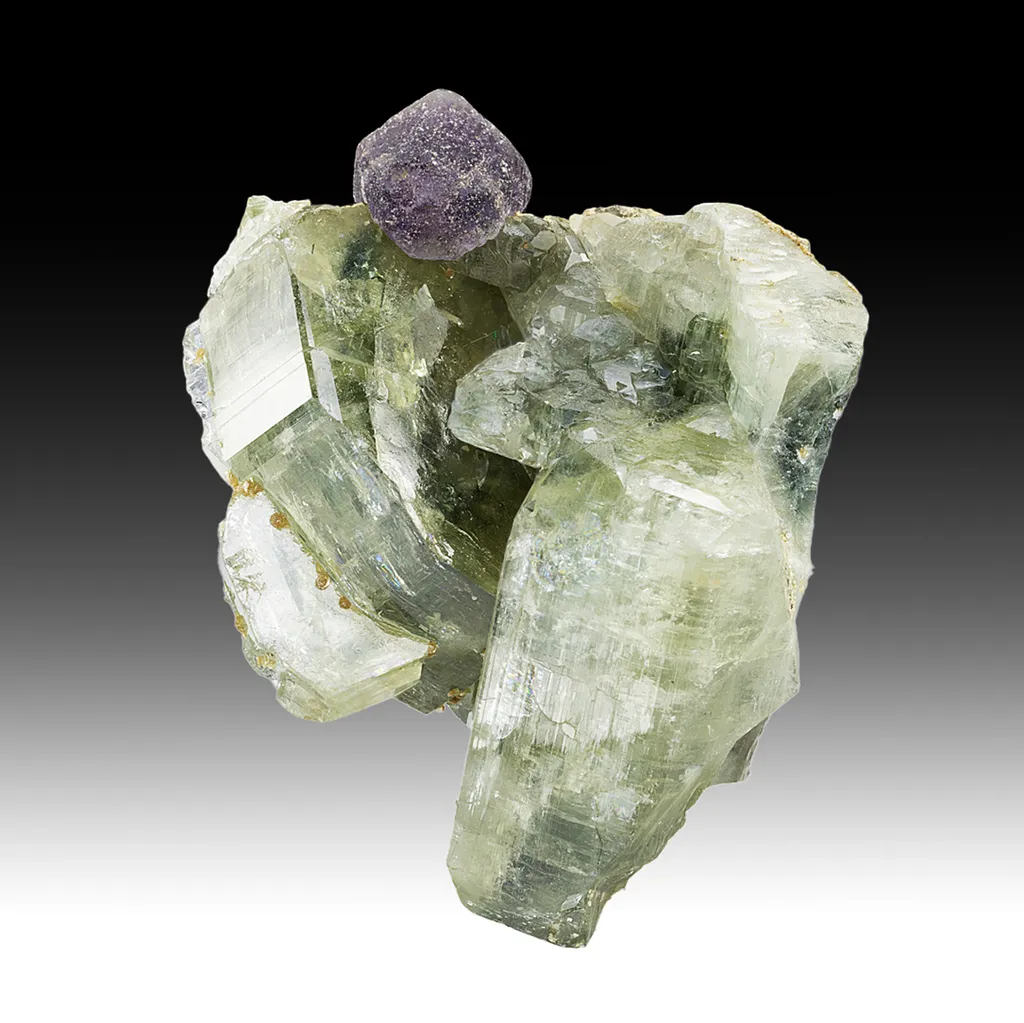 Fluorapatite with Fluorite image