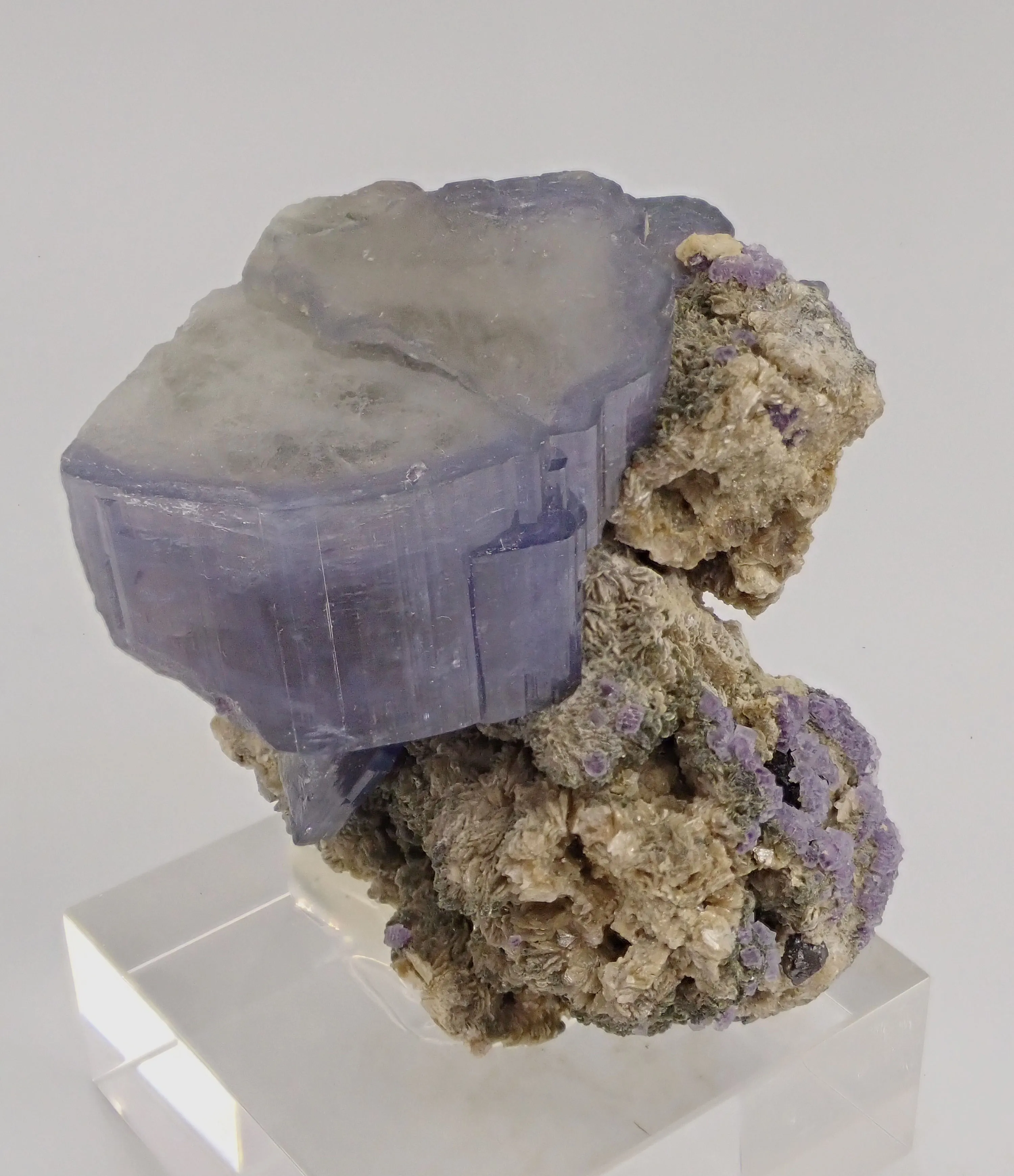 Fluorapatite with Fluorite - image 2