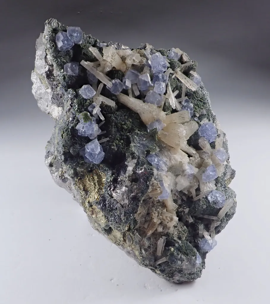 Fluorapatite with Fluorite image