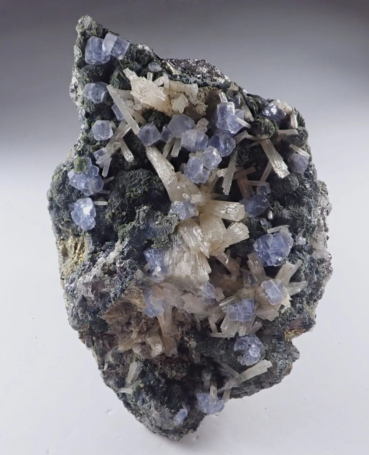 Fluorapatite with Fluorite - image 5