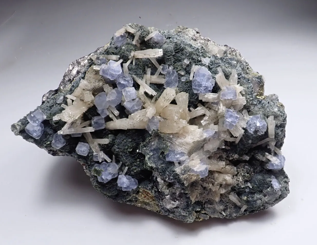 Fluorapatite with Fluorite - image 3